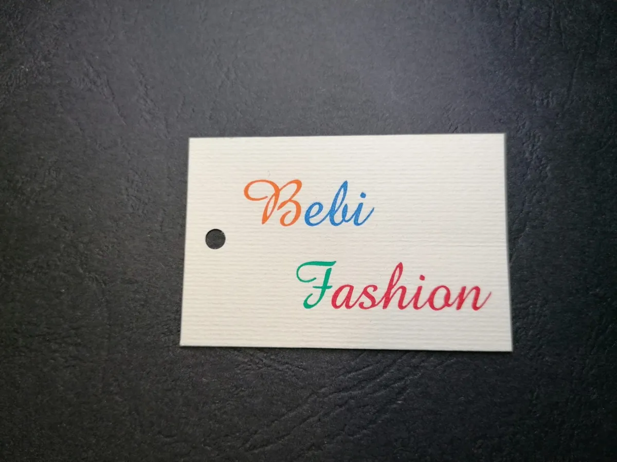 Etichetă carton personalizată Bebi Fashion pentru haine copii